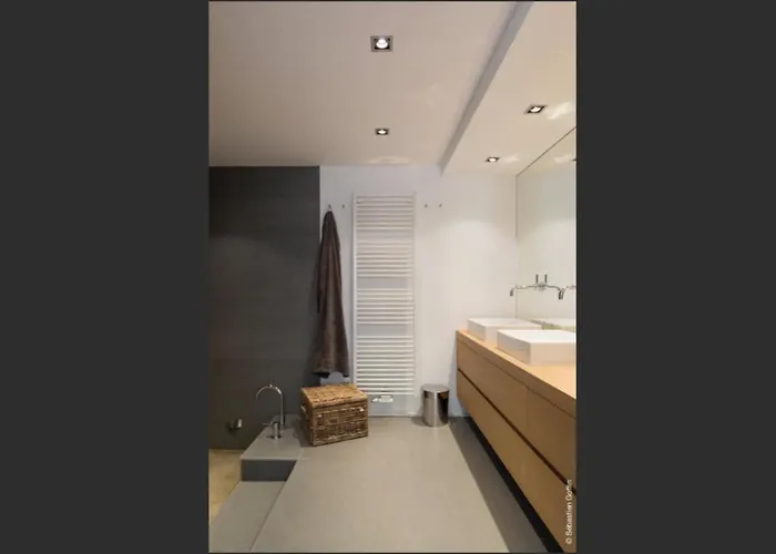 Flagey Terrace Design Residence