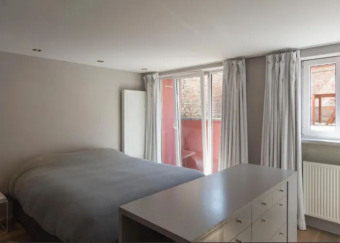 Flagey Terrace Design Residence