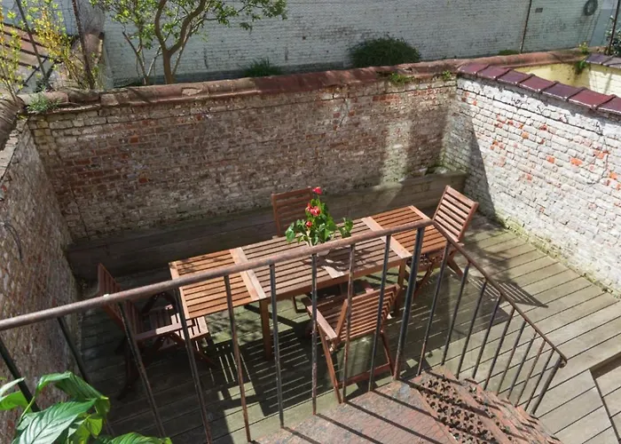 Flagey Terrace Design Residence